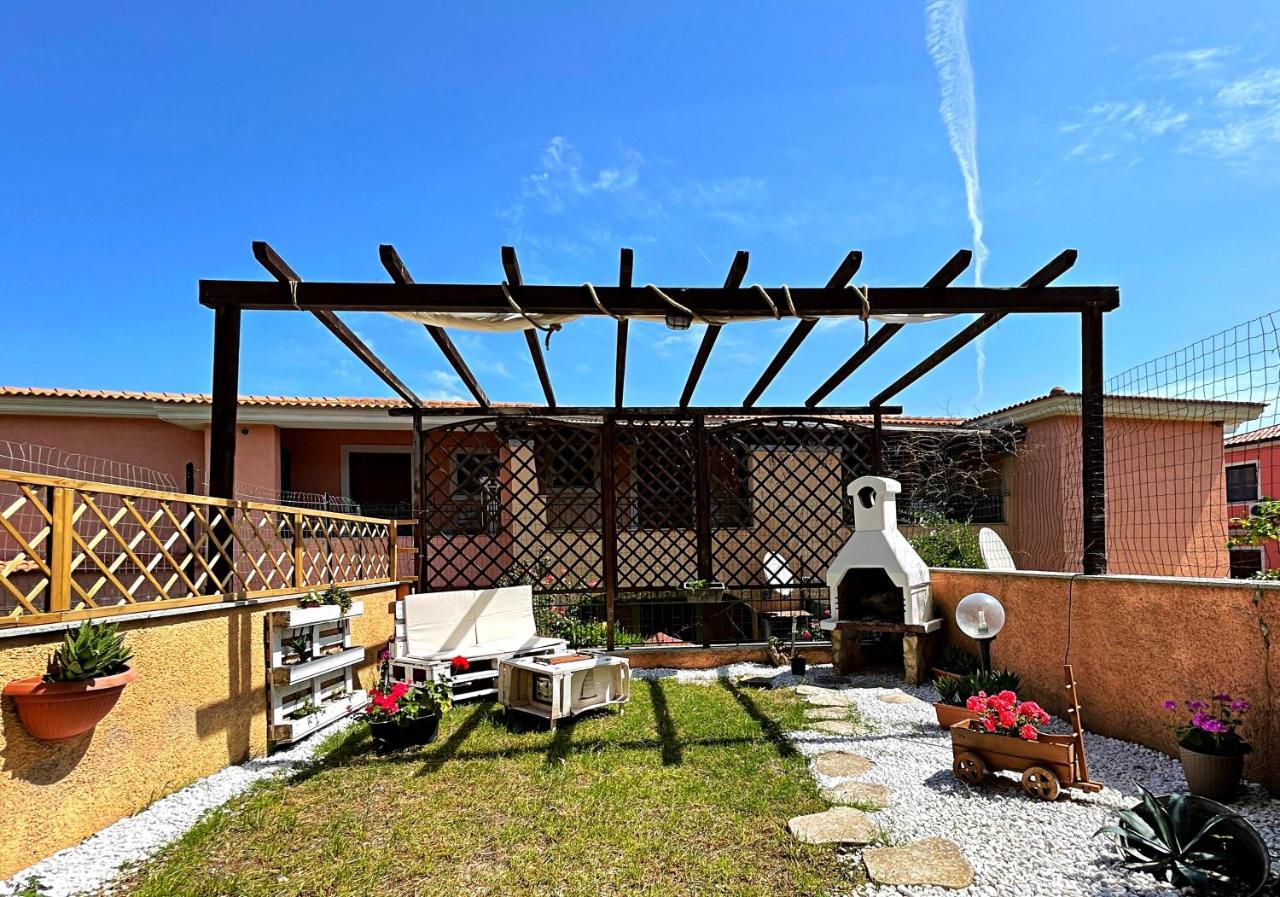 Ferienwohnung Casa Quasimodo, Con Patio E Giardino Privato Olbia Exterior foto