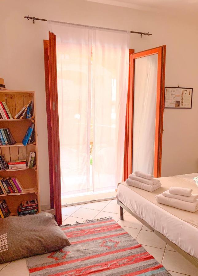 Ferienwohnung Casa Quasimodo, Con Patio E Giardino Privato Olbia Exterior foto